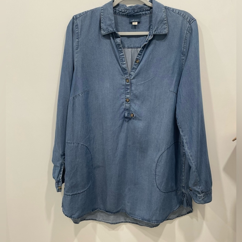 凸
J. Jill Women Shirt Size M Lightweight Chambray Tunic Long Sleeve Button Down
